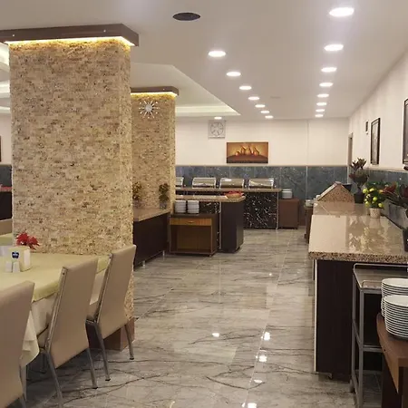 Primera & App מלון דירות אלאניה