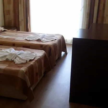 Primera & App Hotel de apartamente